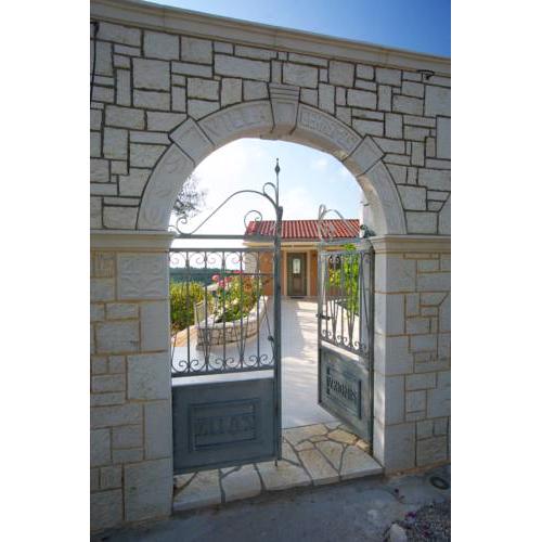 Vryonis Villa