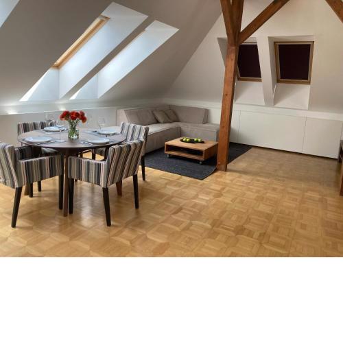 Výnimočný apartmán v staromestskej vile s výhľadom na hrad