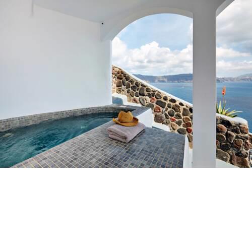w Oia Junior Cave Villa with Outdoor Hot Tub