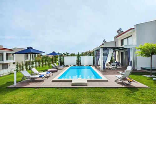 W Villas Halkidiki