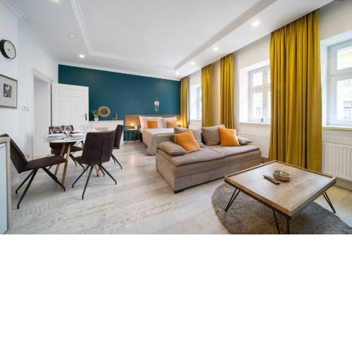 WagnerStays 2BD Suites City Center Residence