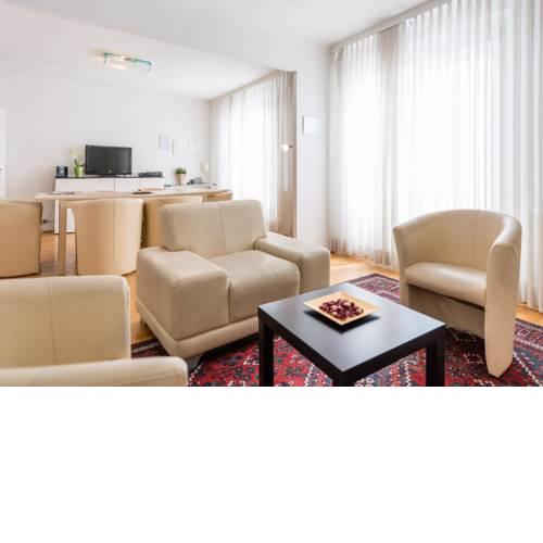 Waismann Spacious Apartment