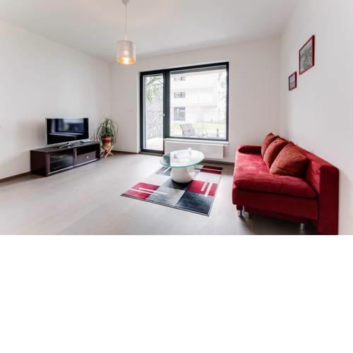 Waltrovka Garden Apartment with Parking, Netflix, HBO
