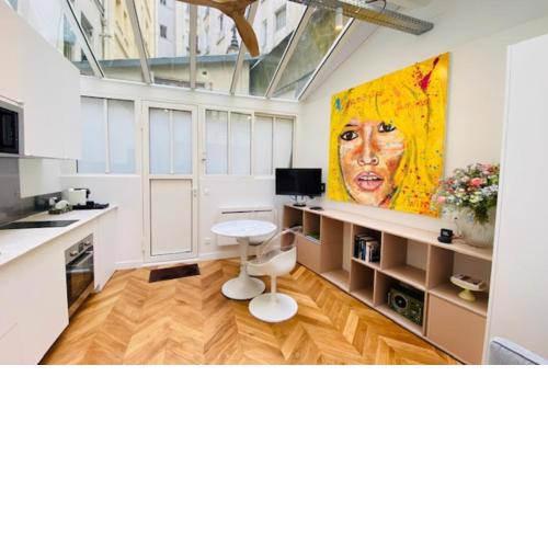 Warm 18m ideal for couple in Paris