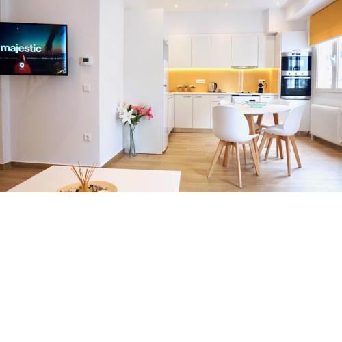 Warm & Spacious Apt in Athens