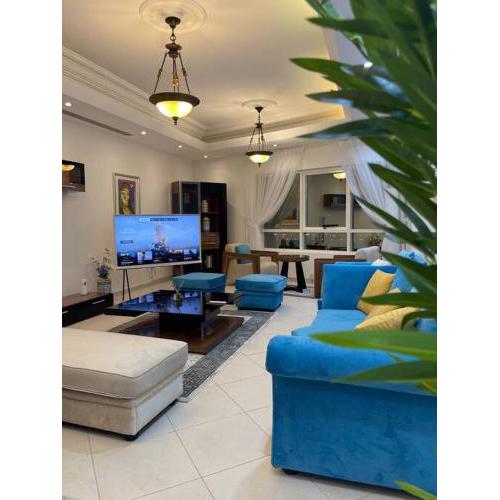 Waterfront Royal 3BR apartment