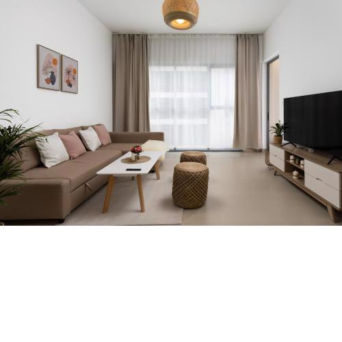 Waves Holiday Home - Chic Apartment With Dubai Skyline Views