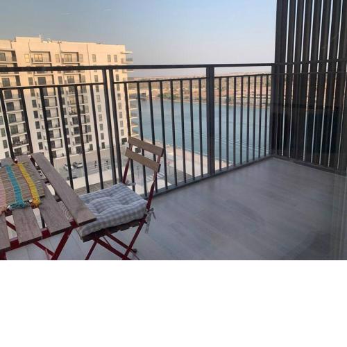 WE703-Entire Cozy Water-front Studio with Kitchen
