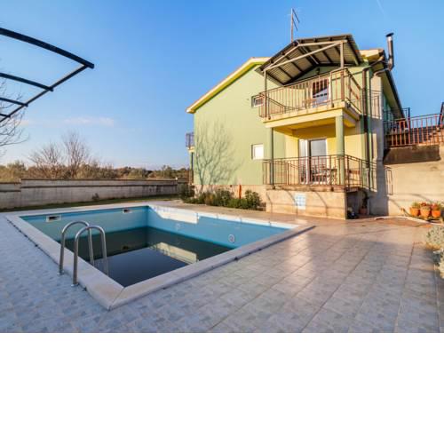 Welcoming Apartment in Pula with Swimming Pool