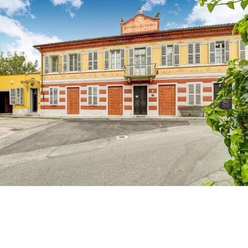 Welcoming Mansion in Portacomaro with Garden and Library