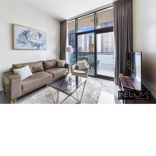 WelHome - Chic Apartment in Liveliest Area in Business Bay