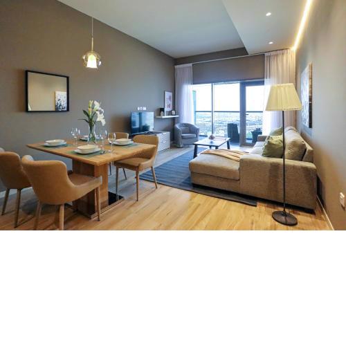 WelHome - Evergreen Apartment Amidst Vibrant JVC With Pool