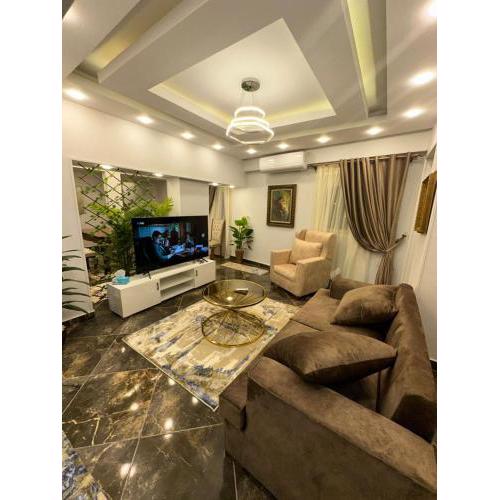 Well-equipped 2BR Apt in Sphinx Square El Agouza - Families only