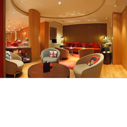 Westside Arc de Triomphe Hotel