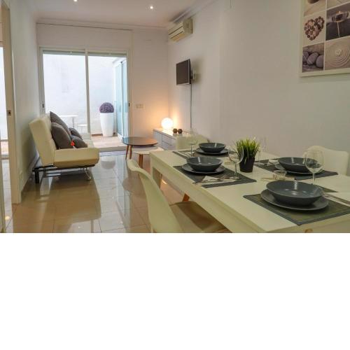 White Center Apartment by Hello Homes Sitges