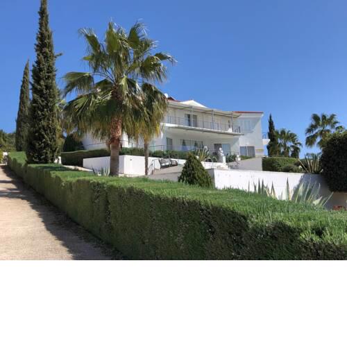 White House for a Perfect Family Holiday