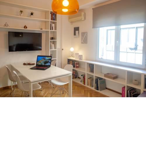 White n Bright Studio Apt