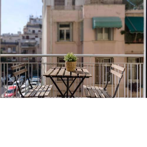 White n' Sunny Flat for 4 ppl
