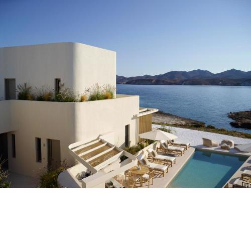 White Pebble Suites