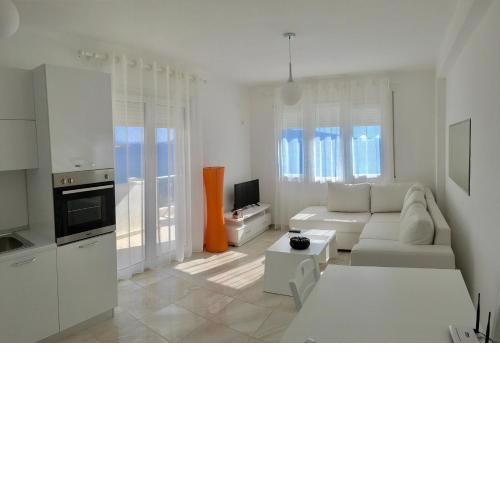 White Residence Apartament