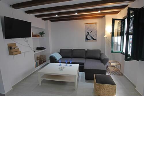 WHITE TYPICAL HOUSE IN THE HEART OF NERJA