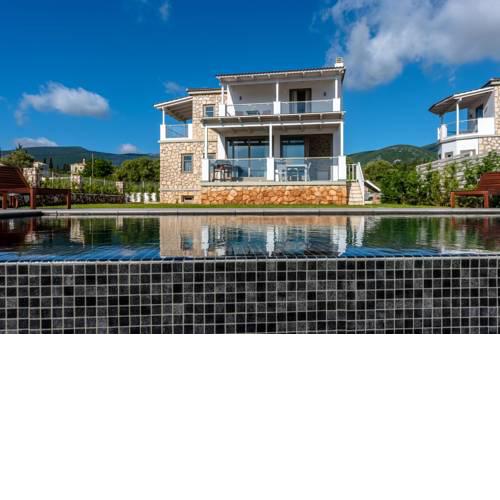 White Villas Karavomilos