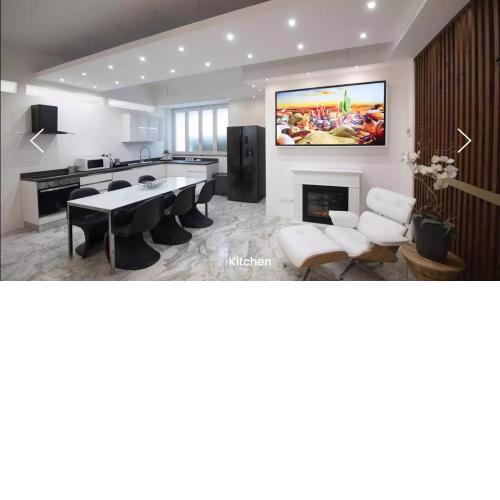 Whole 2 bedrooms apartment in Milano