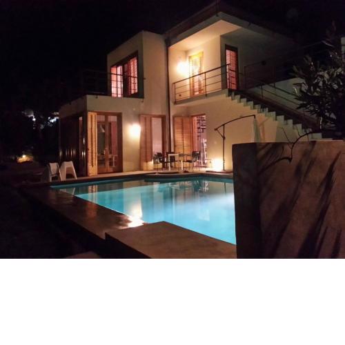 Whole Modern Villa With Pool And Near The Sea
