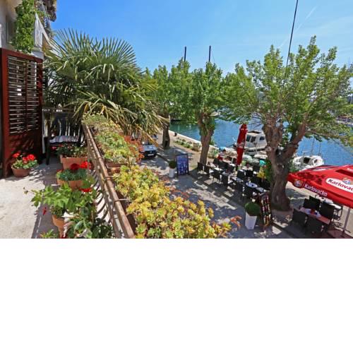 Wine Garden Rooms