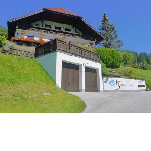 Wohl eingerichtete Wohnung mit eigenem Balkon