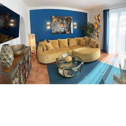 Wohnung 3 mit Balkon und Bergblick