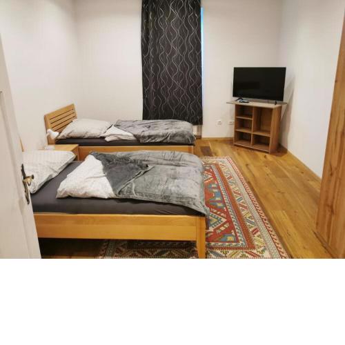 Wohnung mit Parkplatz und Garten