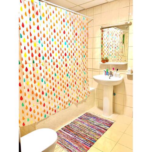 Woman ONLY-AnaRuby Backpackers-Mashreq Metro Station