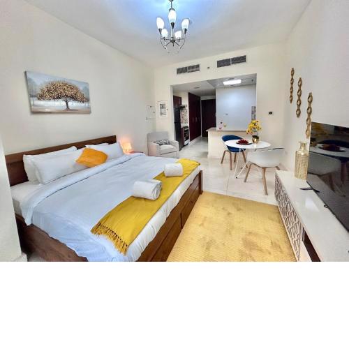 Wonderful Studio with Balcony in Business Bay