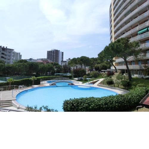 Wonderful studio with swimming pool, terrace and sea view