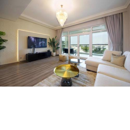 WORLD CLASS 1BR on PALM DUBAI