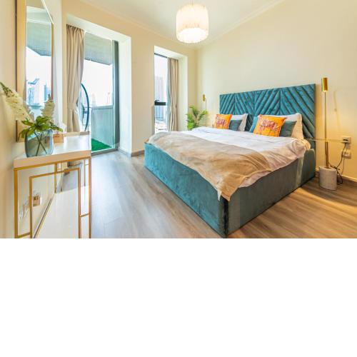 WORLD CLASS 2BR with full DUBAI SKYLINE & SEA view