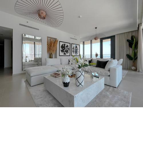 Wow, Glass-Walled Design Luxurious 2 BDR near Burj Khalifa
