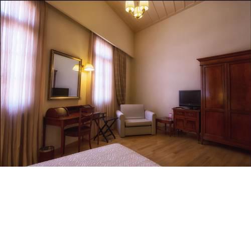 Xenon Inn