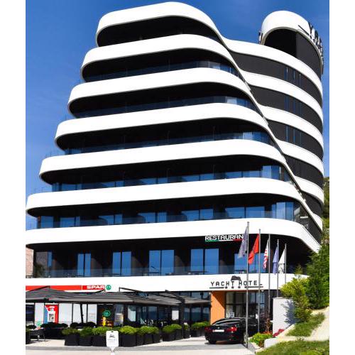 Yacht Hotel