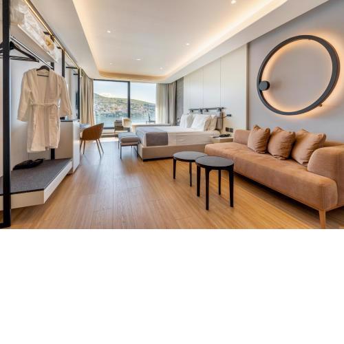Yacht Premium Hotel