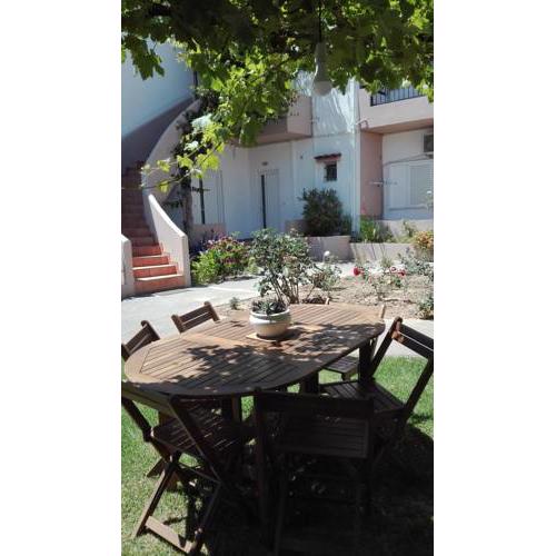 Yannis Apartments
