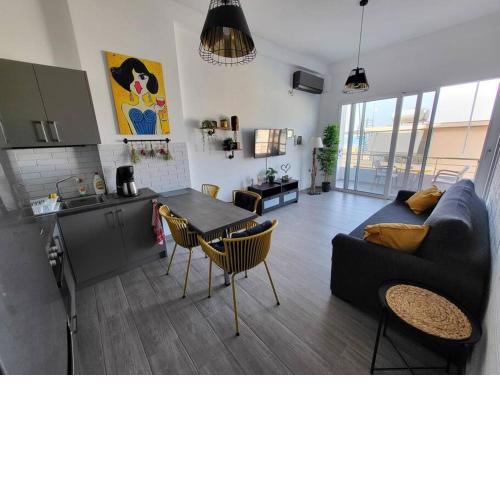 Yellow Apartment Saranda