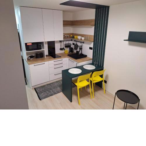 Yellow apt