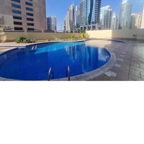 Yellow studio apart 308 hotel in Marina Diamond One
