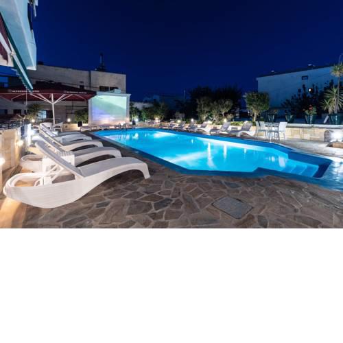 Yianna Hotel