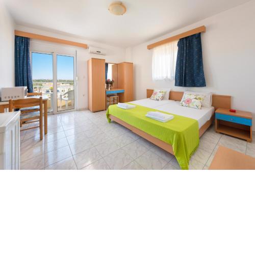 Yiannis Apartments