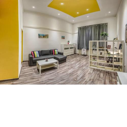 Your Budapest Based Home Close to Everything