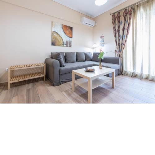 Your Elegant Home At Acropolis