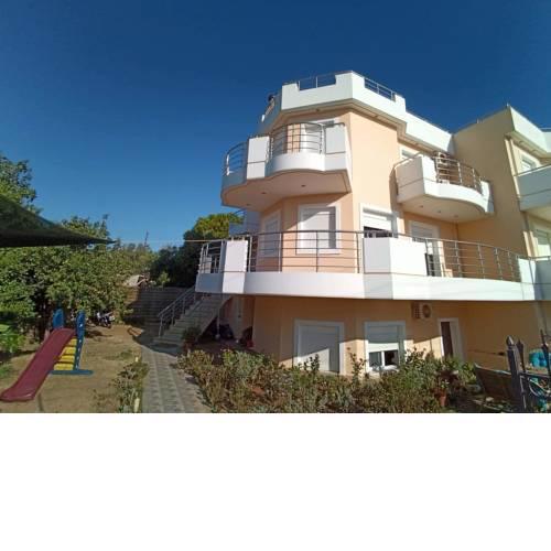 YOUR HOME NEAR THE BEACH AND THE AIRPORT